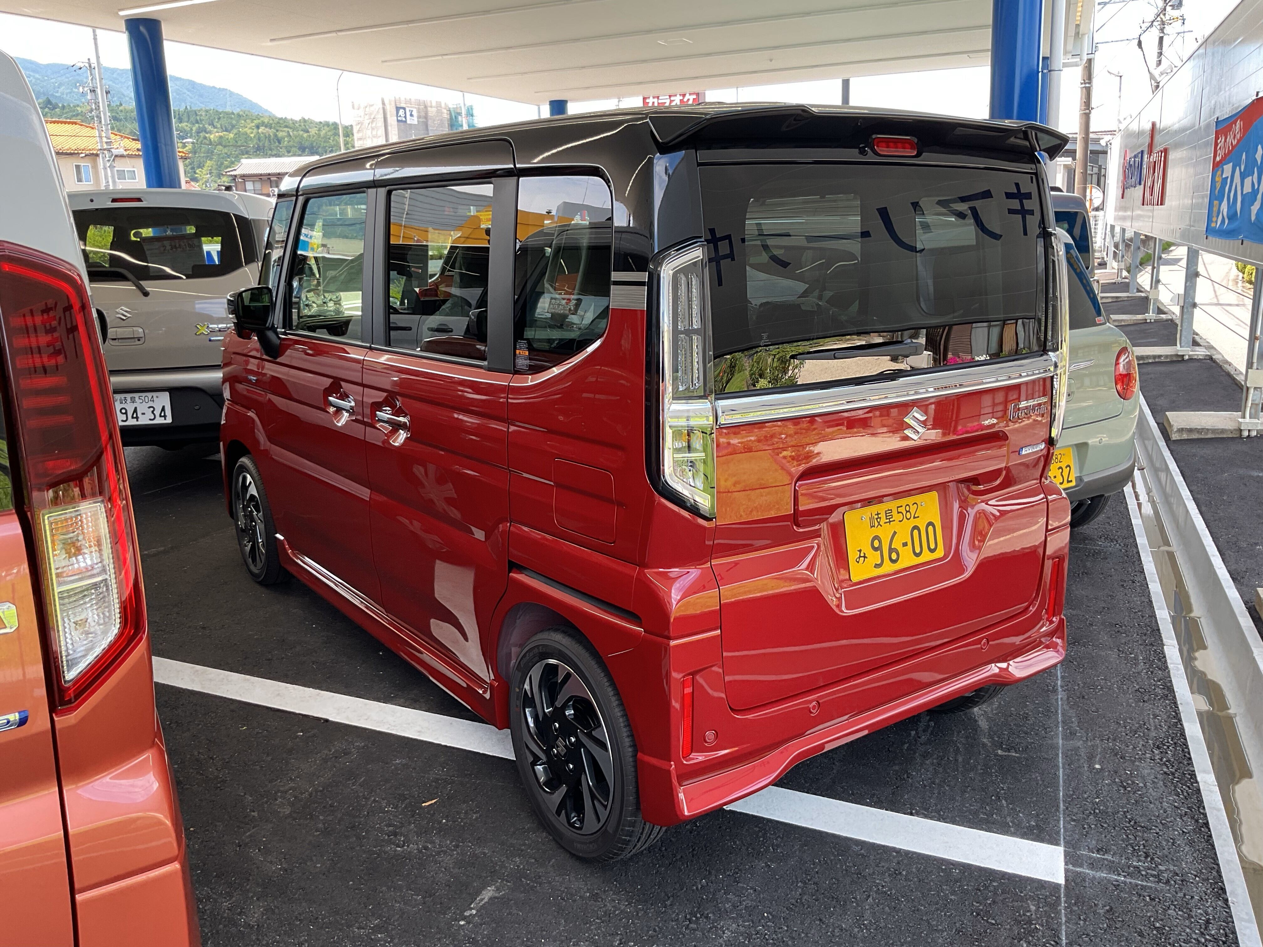 展示車スペーシアカスタム　リヤ